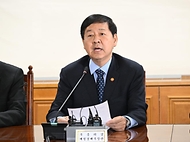 구윤철 부총리 겸 재정경제부 장관이 3월 19일 서울 중구 은행연합회에서 열린 확대 거시경제금융회의에서 모두발언을 하고 있다.