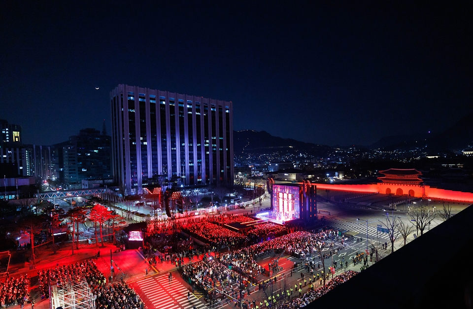 3월 21일 서울 광화문 광장에서 그룹 방탄소년단(BTS)의 정규 5집 '아리랑'(ARIRANG) 발매를 기념해 'BTS 컴백 라이브: 아리랑'(BTS THE COMEBACK LIVE｜ARIRANG) 무료 공연이 진행됐다.