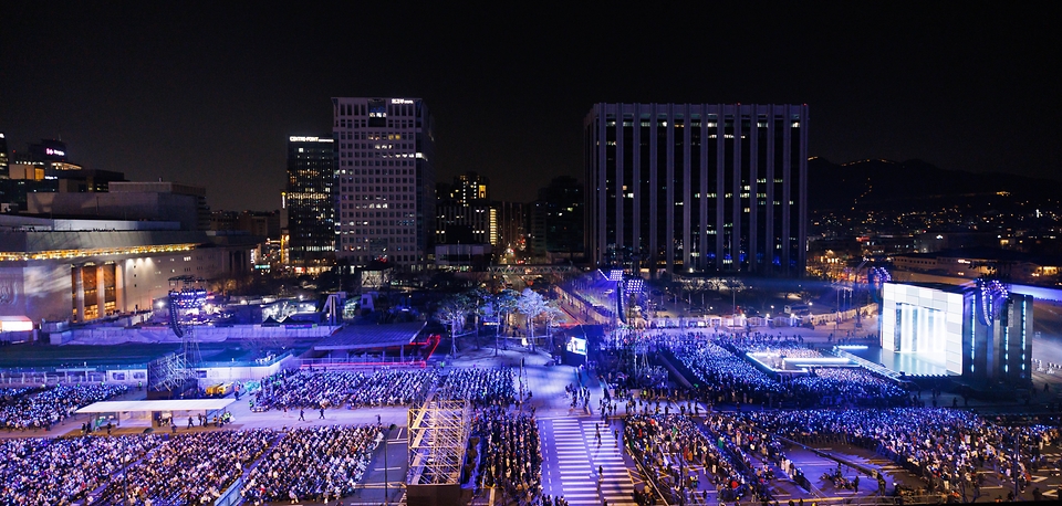 3월 21일 서울 광화문 광장에서 그룹 방탄소년단(BTS)의 정규 5집 '아리랑'(ARIRANG) 발매를 기념해 'BTS 컴백 라이브: 아리랑'(BTS THE COMEBACK LIVE｜ARIRANG) 무료 공연이 진행됐다.