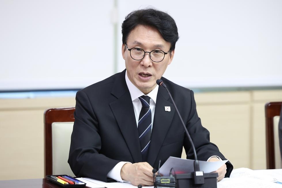 김민석 국무총리가 3월 20일 세종대로 정부서울청사에서 열린 범정부 드론·대드론 통합 TF 회의를 주재하고 있다.