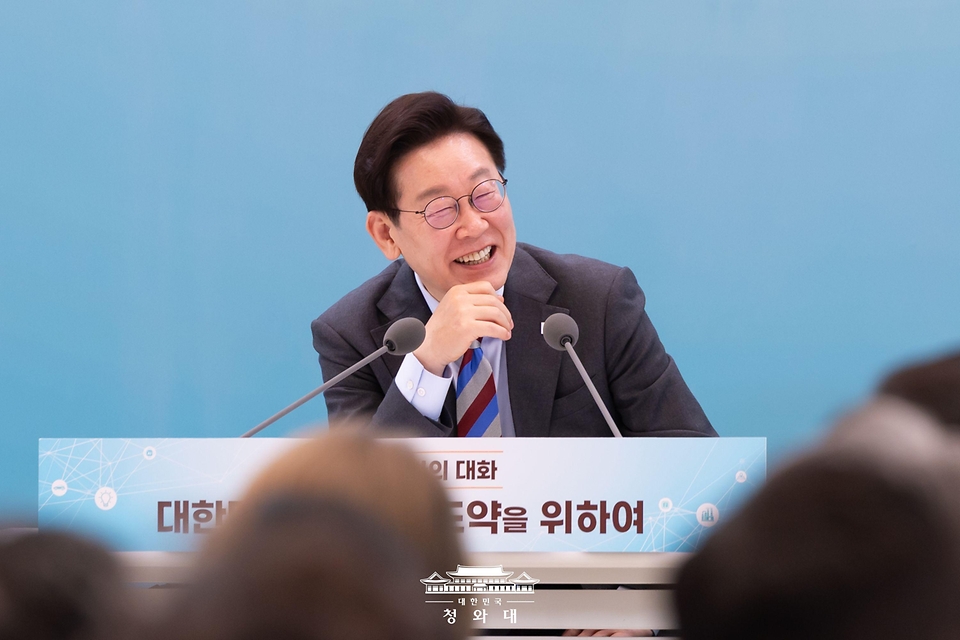 이재명 대통령이 3월 20일 청와대 영빈관에서 열린 중소기업인과의 대화에서 발언하고 있다.