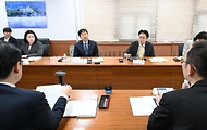 구윤철 부총리 겸 재정경제부 장관이 3월 20일 서울 종로구 정부서울청사에서 열린 '제1차 국제금융기구 전략점검회의'를 주재하고 있다.
