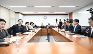 구윤철 부총리 겸 재정경제부 장관이 3월 20일 서울 종로구 정부서울청사에서 열린 '제1차 국제금융기구 전략점검회의'를 주재하고 있다.
