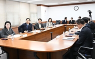 구윤철 부총리 겸 재정경제부 장관이 3월 20일 서울 종로구 정부서울청사에서 열린 '제1차 국제금융기구 전략점검회의'를 주재하고 있다.
