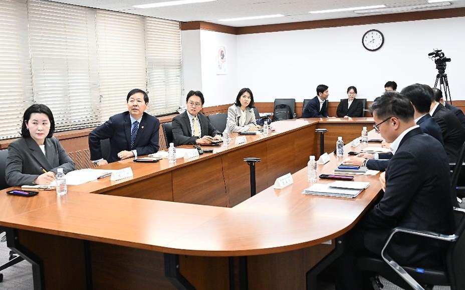구윤철 부총리 겸 재정경제부 장관이 3월 20일 서울 종로구 정부서울청사에서 열린 '제1차 국제금융기구 전략점검회의'를 주재하고 있다.