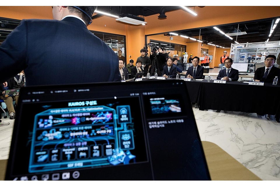 배경훈 부총리 겸 과학기술정보통신부 장관이 3월 23일 대전광역시 유성구 KAIST에서 열린 '피지컬 AI 기업간담회' 에서 발언하고 있다.