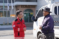 박은식 산림청장이 3월 21일 충남 논산시와 부여군을 방문해 산불예방을 당부하고 있다.