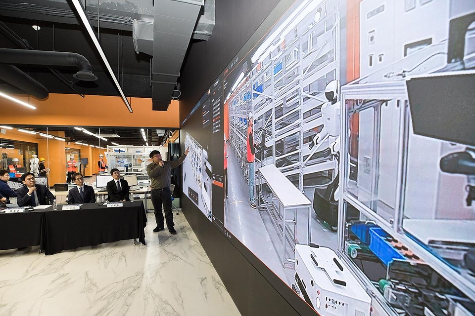 배경훈 부총리 겸 과학기술정보통신부 장관이 3월 23일 대전광역시 유성구 KAIST에서 열린 '피지컬 AI 기업간담회' 에서 발언하고 있다.