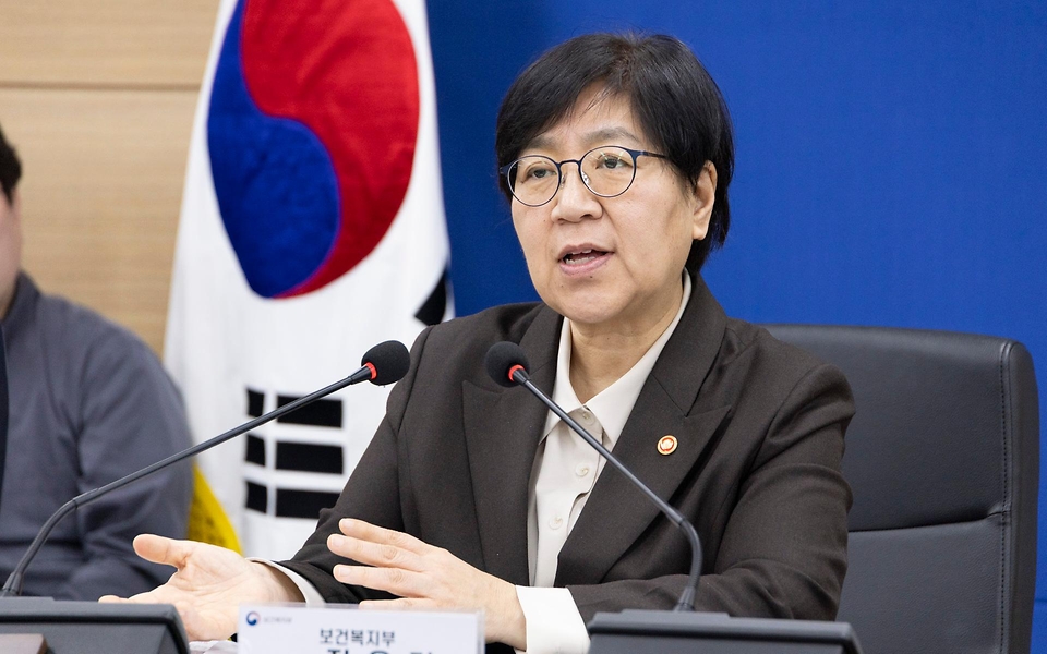 정은경 보건복지부 장관이 3월 21일 전라북도 임실군을 방문해 최근 발생한 일가족 사망사건 경위와 지방자치단체의 조치 현황을 파악하고 가족 돌봄 지원체계 전반에 대해 논의하고 있다.