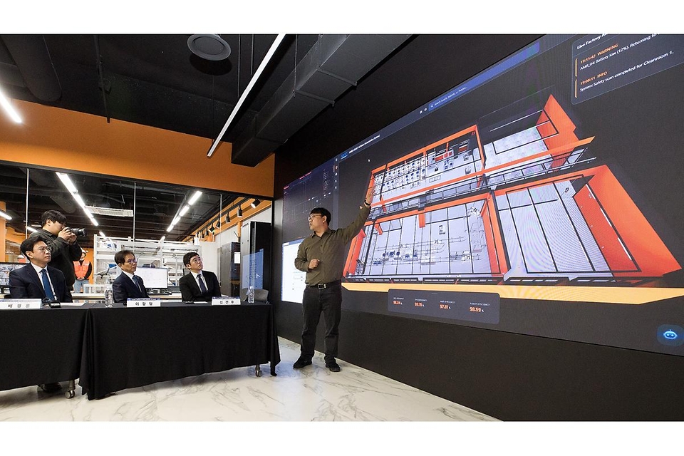 배경훈 부총리 겸 과학기술정보통신부 장관이 3월 23일 대전광역시 유성구 KAIST에서 열린 '피지컬 AI 기업간담회' 에서 발언하고 있다.