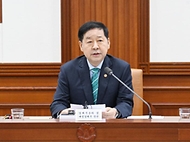 구윤철 부총리 겸 재정경제부 장관이 3월 25일 서울 종로구 정부서울청사에서 열린 '국가창업시대 전략회의'를 주재, 모두발언을 하고 있다.