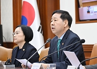 구윤철 부총리 겸 재정경제부 장관이 3월 25일 서울 종로구 정부서울청사에서 열린 '국가창업시대 전략회의'를 주재, 모두발언을 하고 있다.