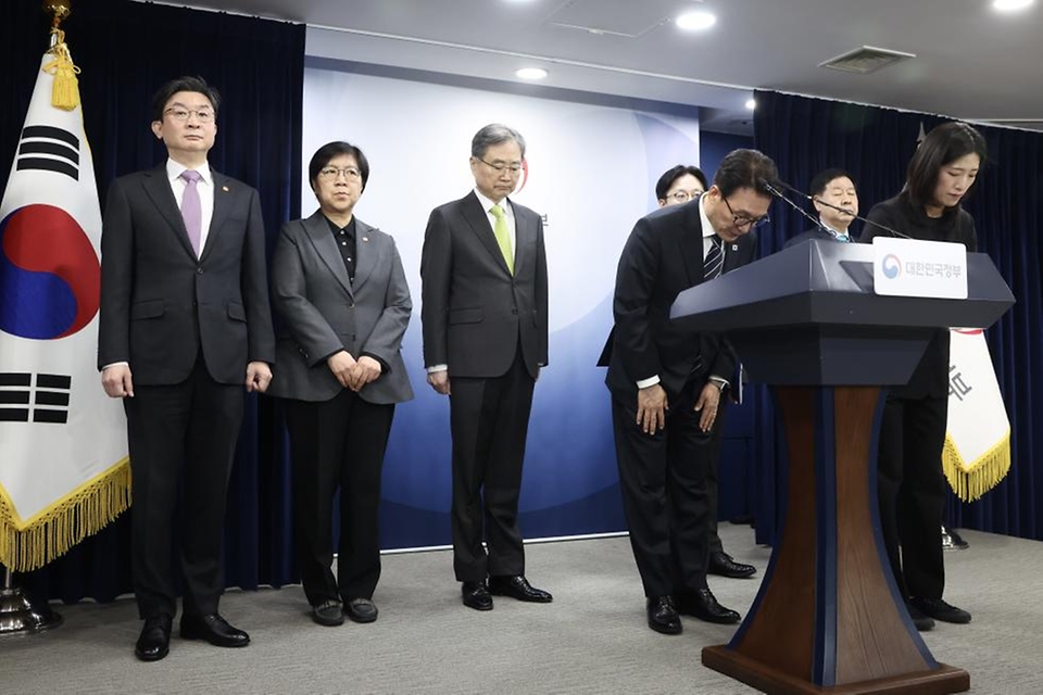 김민석 국무총리가 3월 25일 세종대로 정부서울청사에서 비상경제 대응체계 관련 브리핑을 하고 있다.