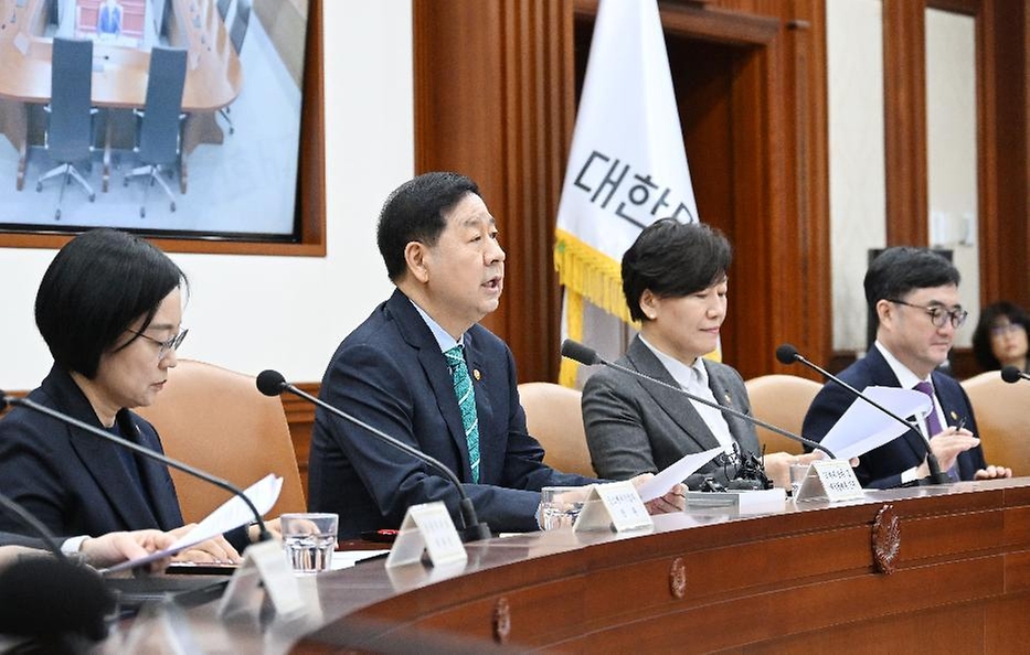 구윤철 부총리 겸 재정경제부 장관이 3월 25일 서울 종로구 정부서울청사에서 열린 '국가창업시대 전략회의'를 주재, 모두발언을 하고 있다.