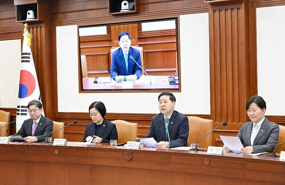 구윤철 부총리 겸 재정경제부 장관이 3월 25일 서울 종로구 정부서울청사에서 열린 '국가창업시대 전략회의'를 주재, 모두발언을 하고 있다.