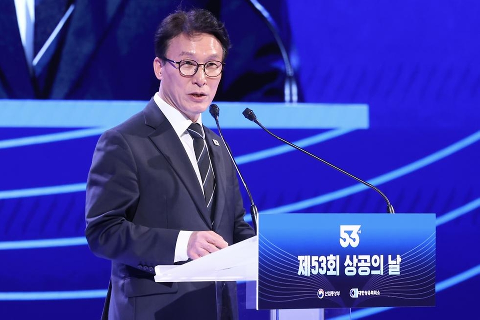 김민석 국무총리가 31일 서울 중구 대한상의에서 열린 제53회 상공의 날 기념식에 참석, 축사를 하고 있다.