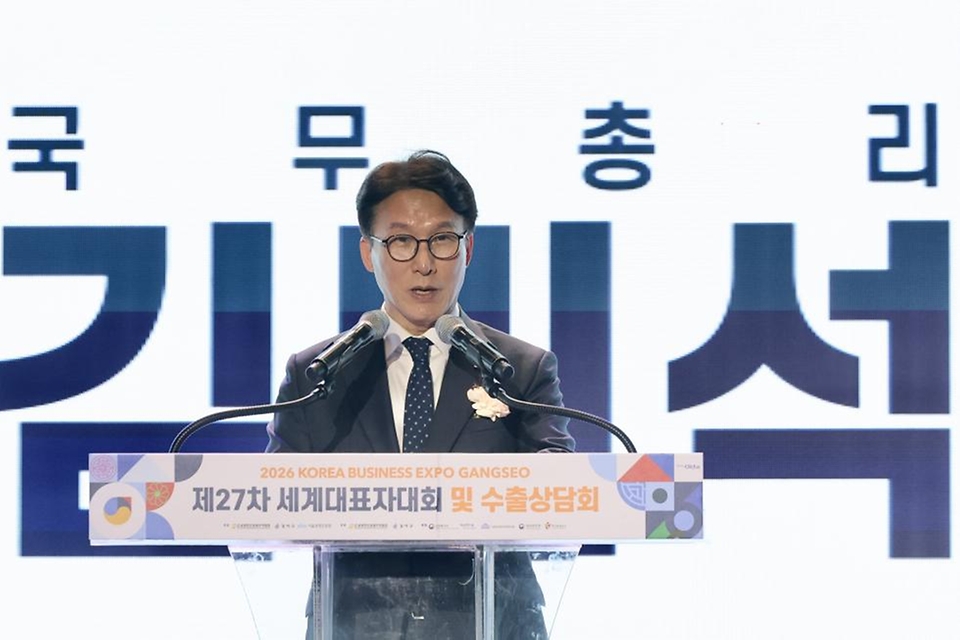 김민석 국무총리가 3월 30일 강서구 코엑스 마곡에서 열린 2026 코리아 비즈니스 엑스포 강서 개회식에 참석, 축사 및 기념촬영을 하고 있다.