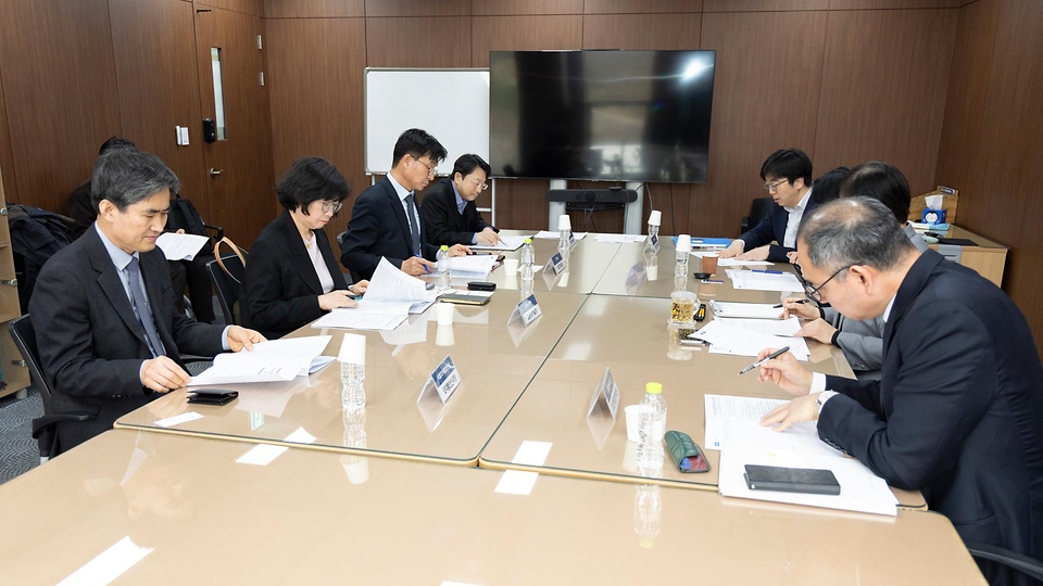 정은경 보건복지부 장관이 3월 31일 서울에서 중동전쟁 장기화에 대비한 비상경제대응 민생복지반 제1차 관계부처 점검회의를 개최하고, 민생복지반 소속 각 부처의 주요 추진과제 및 현장 동향 등을 논의하고 있다.