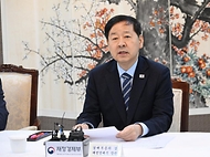 구윤철 부총리 겸 재정경제부 장관이 4월 1일 서울 종로구 정부서울청사에서 열린 거시재정금융 간담회에서 모두발언을 하고 있다.