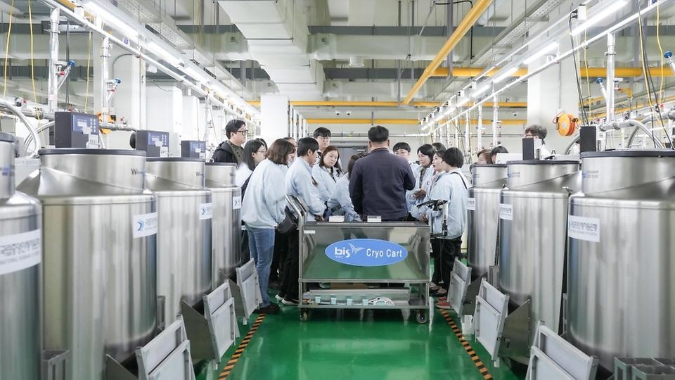 임승관 질병관리청장이 4월 1일 충북 오송청사에서 국민소통단 10기(50명)를 초청해, 소통간담회 및 주요 시설 현장방문 행사를 진행하고 있다.