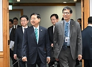 구윤철 부총리 겸 재정경제부 장관이 4월 2일 서울 중구 은행연합회에서 열린 시장상황점검회의에 참석하고 있다.