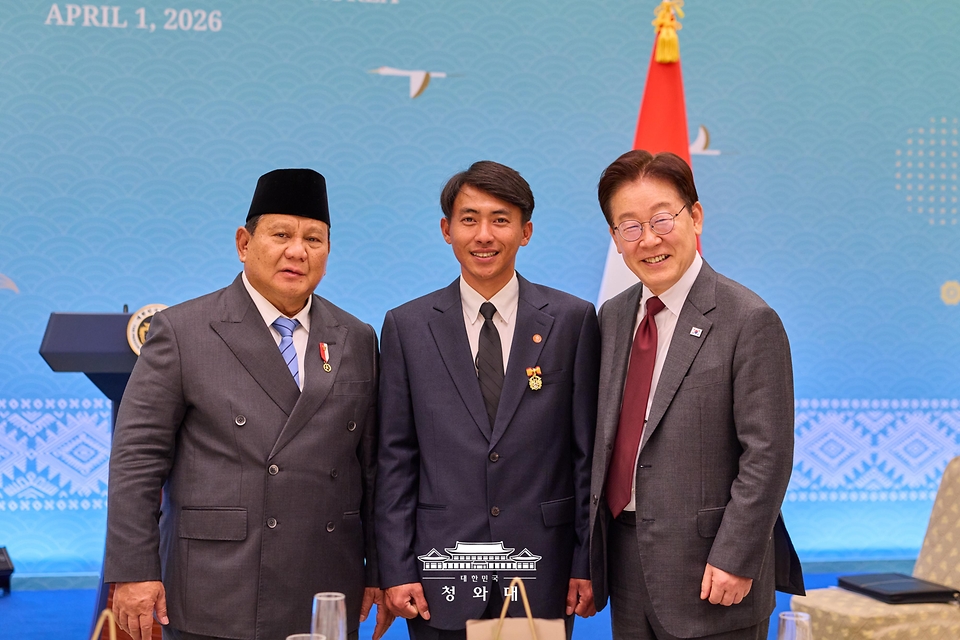 이재명 대통령과 프라보워 수비안토 인도네시아 대통령이 4월 1일 청와대에서 열린 국빈 방한 환영 오찬에서 기념 촬영하고 있다.