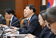 구윤철 부총리 겸 재정경제부 장관이 4월 3일 서울 종로구 정부서울청사에서 열린 '비상경제본부회의 겸 경제관계장관회의'를 주재, 모두발언을 하고 있다.