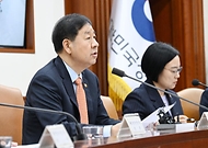 구윤철 부총리 겸 재정경제부 장관이 4월 3일 서울 종로구 정부서울청사에서 열린 '비상경제본부회의 겸 경제관계장관회의'를 주재, 모두발언을 하고 있다.