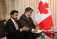 김정관 산업통상부 장관이 3월 31일 서울 중구 롯데호텔에서 마닌더 시두(Maninder Sidhu) 국제통상부 장관과 면담을 갖고, 양국 간 통상 현황 및 경제 협력 등을 논의하고 있다.