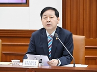 구윤철 부총리 겸 재정경제부 장관이 4월 9일 서울 종로구 정부서울청사에서 열린 '민생물가 특별관리 관계장관TF'를 주재, 모두발언을 하고 있다.