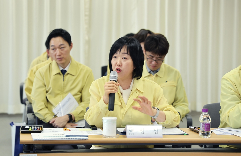 홍소영 병무청장이 4월 16일 대전시 정부대전청사에서 동원훈련 수송 중 발행할 수 있는 불의의 사고에 대비해 '수송사고대책본부 위기대응 절차연습'을 실시하고 있다.