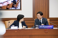 배경훈 부총리 겸 과학기술정보통신부 장관이 4월 16일 서울 종로구 정부서울청사 본관 영상회의실에서 '제7회 과학기술관계장관회의'를 주재하고 있다.