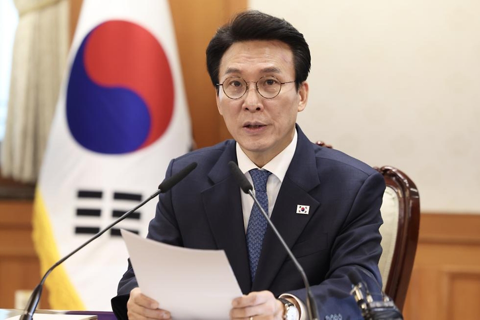 김민석 국무총리가 4월 21일 세종대로 정부서울청사에서 열린 전남광주통합특별시 출범 준비상황 점검회의를 주재하고 있다.
