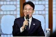 김민석 국무총리가 4월 22일 삼청동 총리서울공관에서열린 고위당정협의회에서 발언을 하고 있다.
