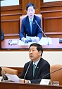 구윤철 부총리 겸 재정경제부 장관이 4월 24일 서울 종로구 정부서울청사에서 열린 '비상경제본부회의 겸 국가창업시대 전략회의'를 주재, 모두발언을 하고 있다.