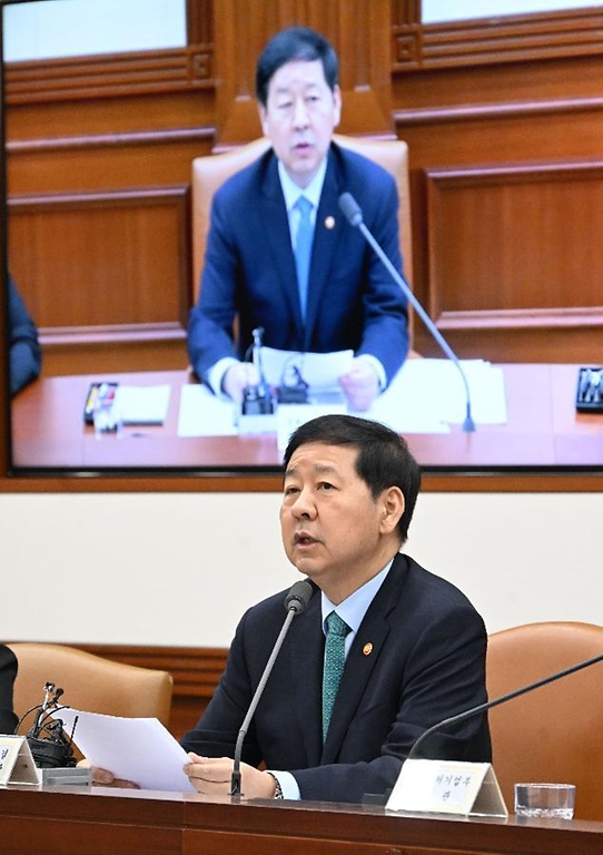 구윤철 부총리 겸 재정경제부 장관이 4월 24일 서울 종로구 정부서울청사에서 열린 '비상경제본부회의 겸 국가창업시대 전략회의'를 주재, 모두발언을 하고 있다.