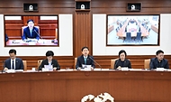 구윤철 부총리 겸 재정경제부 장관이 4월 24일 서울 종로구 정부서울청사에서 열린 '비상경제본부회의 겸 국가창업시대 전략회의'를 주재, 모두발언을 하고 있다.