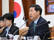 구윤철 부총리 겸 재정경제부 장관이 4월 24일 서울 종로구 정부서울청사에서 열린 '비상경제본부회의 겸 국가창업시대 전략회의'를 주재, 모두발언을 하고 있다.
