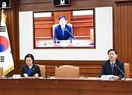 구윤철 부총리 겸 재정경제부 장관이 4월 30일 서울 종로구 정부서울청사에서 열린 '비상경제본부회의 겸 경제관계장관회의 겸 대외경제장관회의'를 주재, 모두발언을 하고 있다.