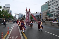 허민 국가유산청장이 국가유산청 산하 국가유산진흥원, 종묘대제봉행위원회와 5월 3일 서울 종로구 종묘에서 ‘2026년 종묘대제’를 봉행하고 있다.