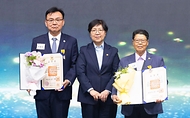 정은경 보건복지부 장관이 5월 4일 제104회 어린이날을 맞아 서울 중구 웨스틴 조선 서울호텔 그랜드볼룸에서 아동권리보장원과 함께 '2026년 어린이날 기념식'을 개최하고 있다.