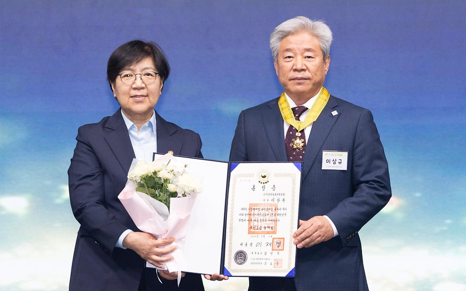 정은경 보건복지부 장관이 5월 4일 제104회 어린이날을 맞아 서울 중구 웨스틴 조선 서울호텔 그랜드볼룸에서 아동권리보장원과 함께 '2026년 어린이날 기념식'을 개최하고 있다.