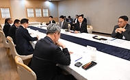 구윤철 부총리 겸 재정경제부 장관이 5월 12일 서울 종로구 정부서울청사에서 외환시장 제도개선 관련 금융기관장 간담회를 주재, 모두발언을 하고 있다.