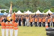 김승룡 소방청장이 5월 11일 충남 공주시 중앙소방학교에서 '생명존중, 국민안전 최우선'이라는 주제로, 전국 19개 소방본부 소방공무원을 비롯해 의용소방대, 민간소방대, 응급구조학과 학생, 응원단 등 총 5623여 명이 참여한 제39회 전국소방기술경연대회를 개최하고 있다.