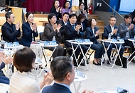정은경 보건복지부 장관이 5월 15일 서울 성동구 KT&G 상상플래닛에서 한국사회복지협의회, 대한상공회의소, 사회복지공동모금회와 함께 '2026 사회공헌 포럼'을 개최하고 있다.