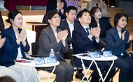 정은경 보건복지부 장관이 5월 15일 서울 성동구 KT&G 상상플래닛에서 한국사회복지협의회, 대한상공회의소, 사회복지공동모금회와 함께 '2026 사회공헌 포럼'을 개최하고 있다.