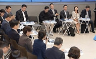 정은경 보건복지부 장관이 5월 15일 서울 성동구 KT&G 상상플래닛에서 한국사회복지협의회, 대한상공회의소, 사회복지공동모금회와 함께 '2026 사회공헌 포럼'을 개최하고 있다.