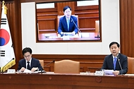 구윤철 부총리 겸 재정경제부 장관이 5월 15일 서울 종로구 정부서울청사에서 열린 '비상경제본부회의 겸 경제관계장관회의 및 부동산관계장관회의'를 주재, 모두발언을 하고 있다.