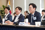 배경훈 부총리 겸 과학기술정보통신부 장관이 5월 13일 서울 종로구 광화문교보빌딩 국가과학기술자문회의 대회의실에서 열린 '과학기술 인공지능 미래전략회의'에서 발언하고 있다.