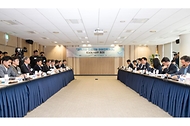 배경훈 부총리 겸 과학기술정보통신부 장관이 5월 13일 서울 종로구 광화문교보빌딩 국가과학기술자문회의 대회의실에서 열린 '과학기술 인공지능 미래전략회의'에서 발언하고 있다.